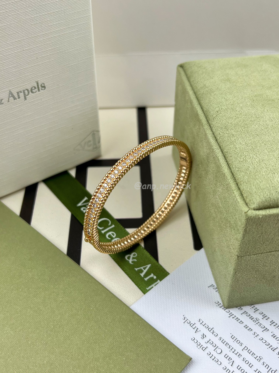 Van Cleef Arpels Full Diamond Bracelet (5) - www.newkick.org